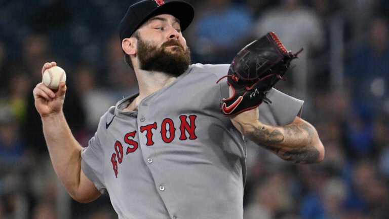 Red Sox beat AL-leading Blue Jays 4-1