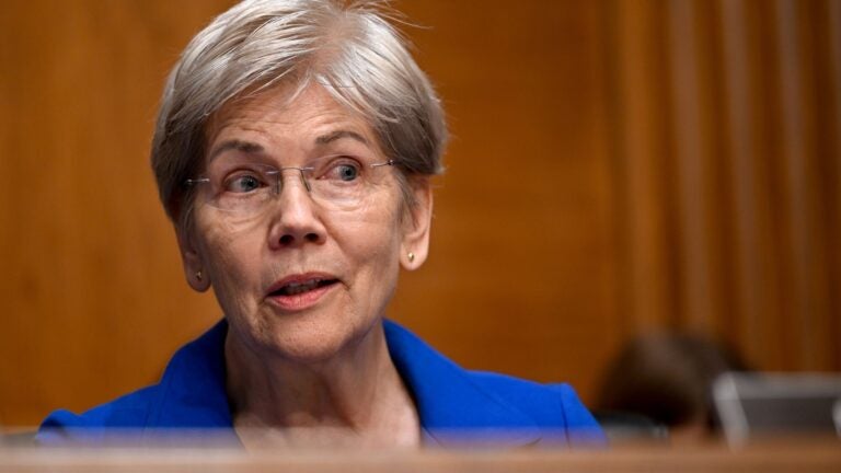 Sen. Warren calls out affiliates that refuse to air Kimmel’s return