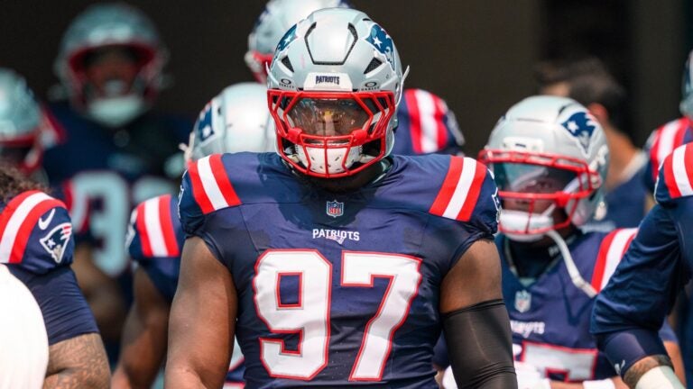 4 Patriots questionable ahead of SNF matchup with Bills