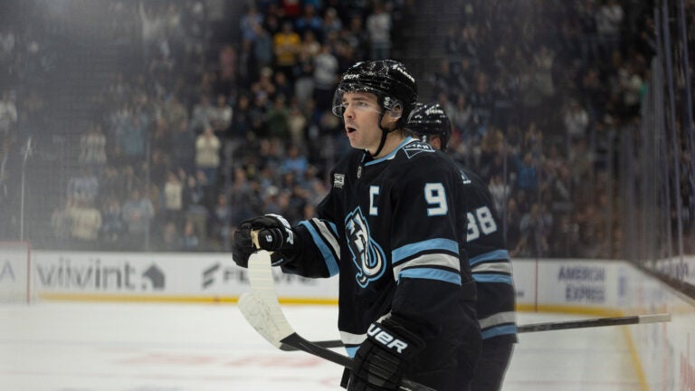 Bruins lose 4th straight, fall to Mammoth 3-2