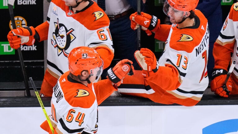 Bruins lose 6th straight game, fall to Ducks 7-5