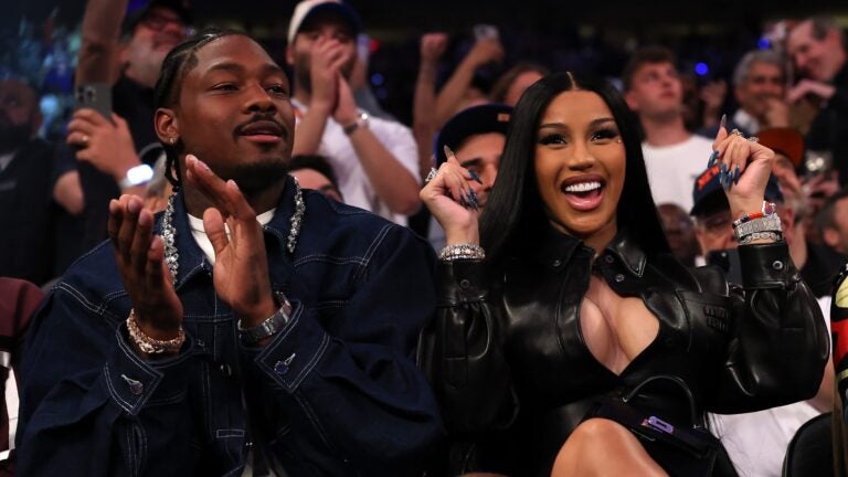Patriots WR Stefon Diggs, Cardi B welcome baby boy