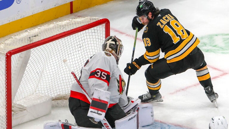 Pavel Zacha scores with 6 seconds left in OT as Bruins beat Senators 3-2 and earn fifth straight victory